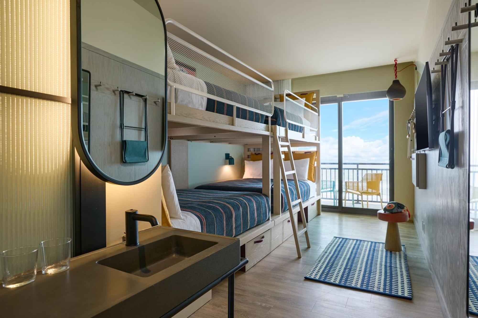 Moxy Virginia Beach Oceanfront Exterior photo